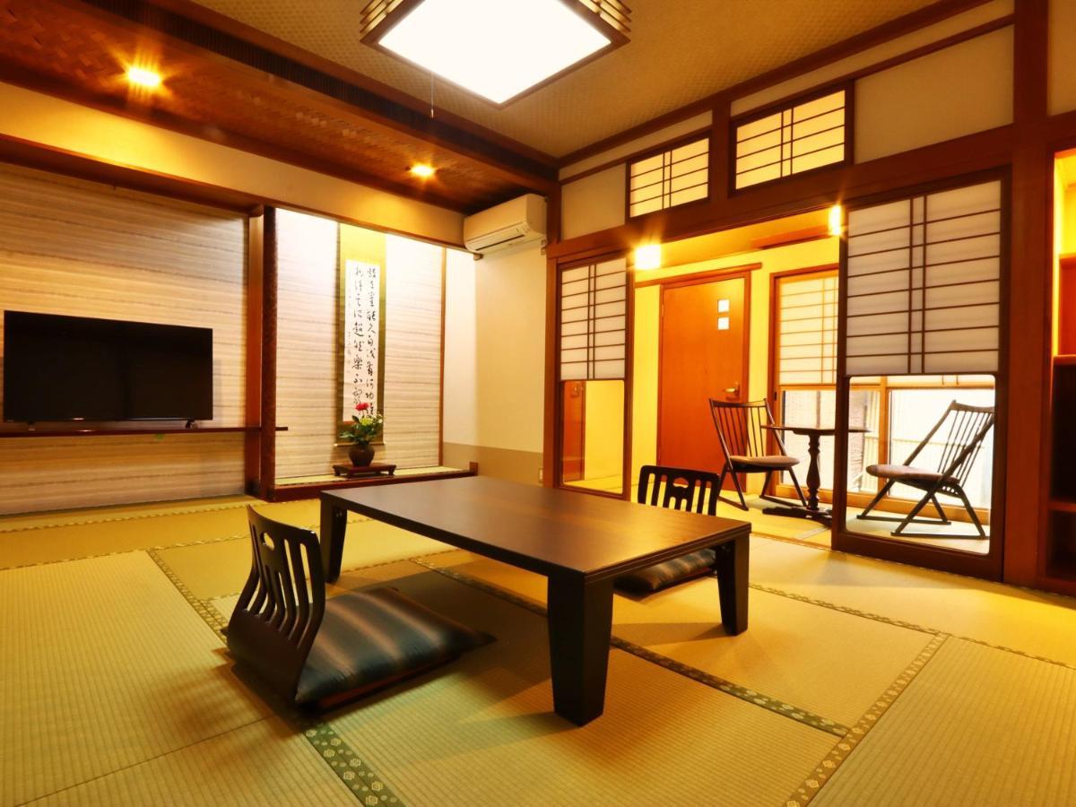 Ryokan Tanabe Takayama  Exterior photo